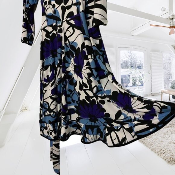 Tiana B. Floral Wrap Dress | Size M | 3/4 Sleeve True Wrap – Effortlessly Chic - Picture 5 of 16